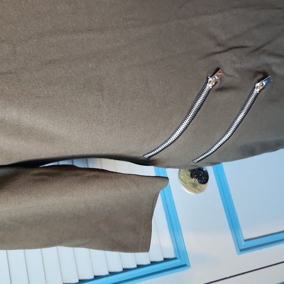 Express Olive Green Dress - Picture 7 of 14